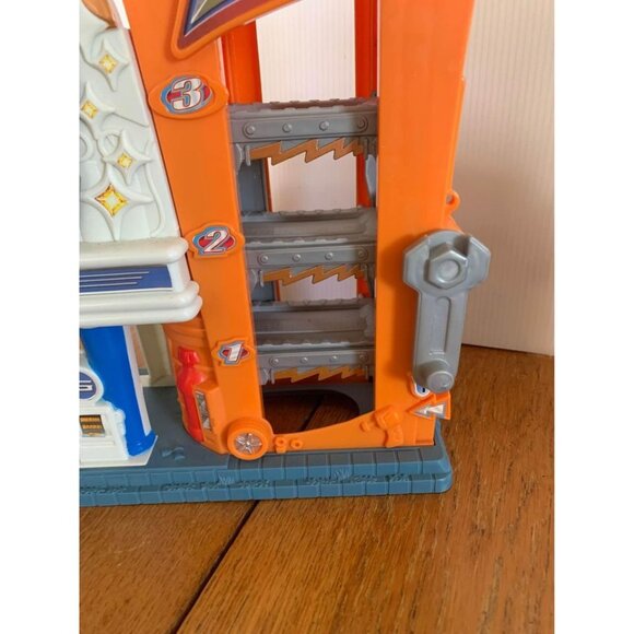 Vintage Matchbox Super Garage Playset Toy Orange & White Plastic 2004 - Picture 3 of 4